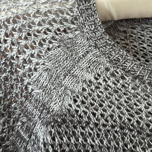 Kenneth Cole Vintage Rayon Sheer Black/Grey Sweater EUC W/Jeans/skirt/slacks - Picture 4 of 12